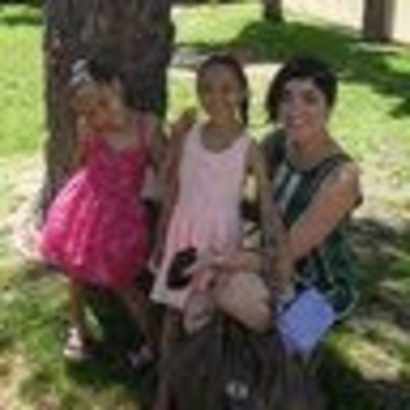 Meet your Posher, Sandra - Picture 1 of 1